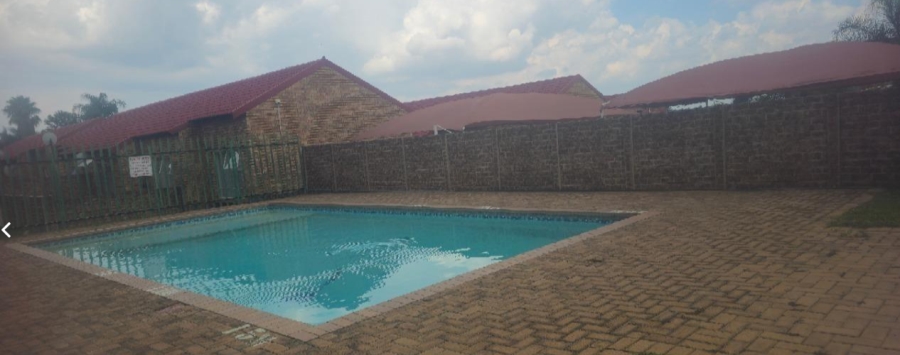 2 Bedroom Property for Sale in Liefde en Vrede Gauteng