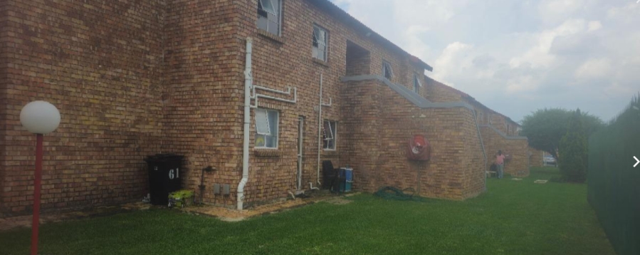 2 Bedroom Property for Sale in Liefde en Vrede Gauteng