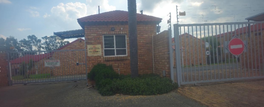 2 Bedroom Property for Sale in Liefde en Vrede Gauteng