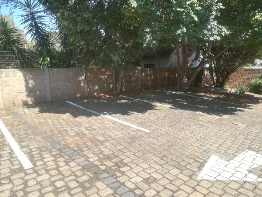 To Let Commercial Property for Rent in Clubview Gauteng