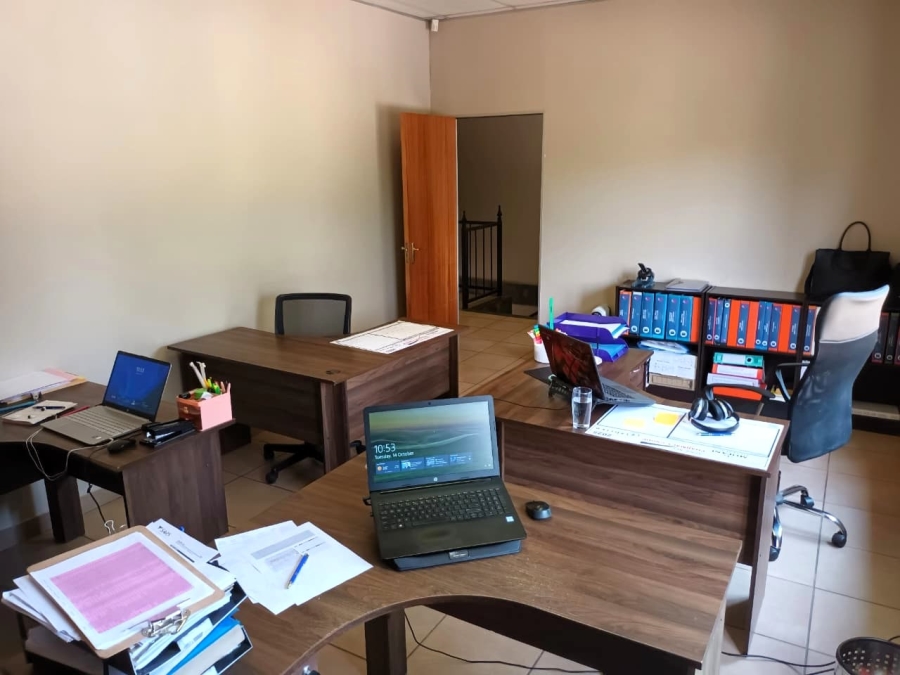 To Let Commercial Property for Rent in Clubview Gauteng