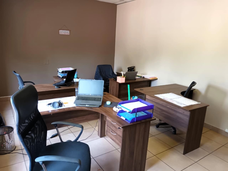To Let Commercial Property for Rent in Clubview Gauteng