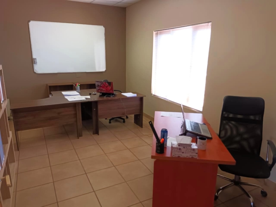 To Let Commercial Property for Rent in Clubview Gauteng