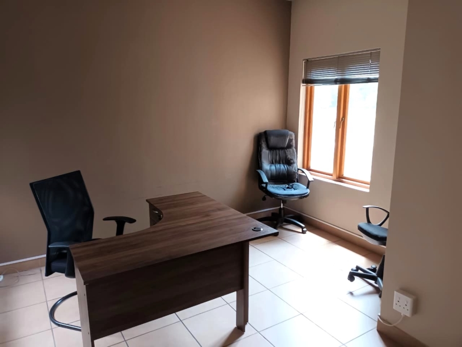 To Let Commercial Property for Rent in Clubview Gauteng