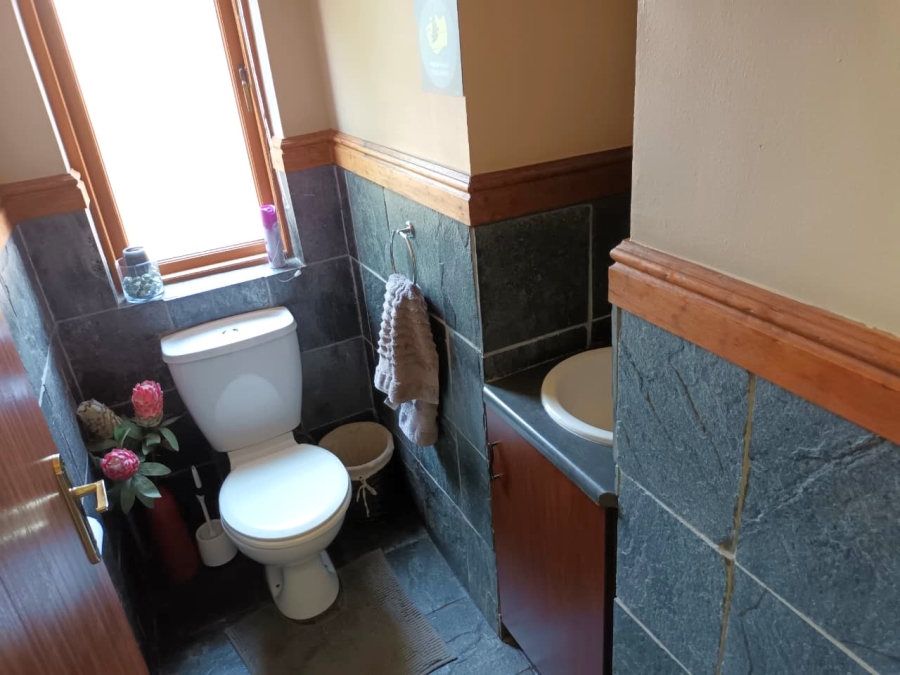 To Let Commercial Property for Rent in Clubview Gauteng