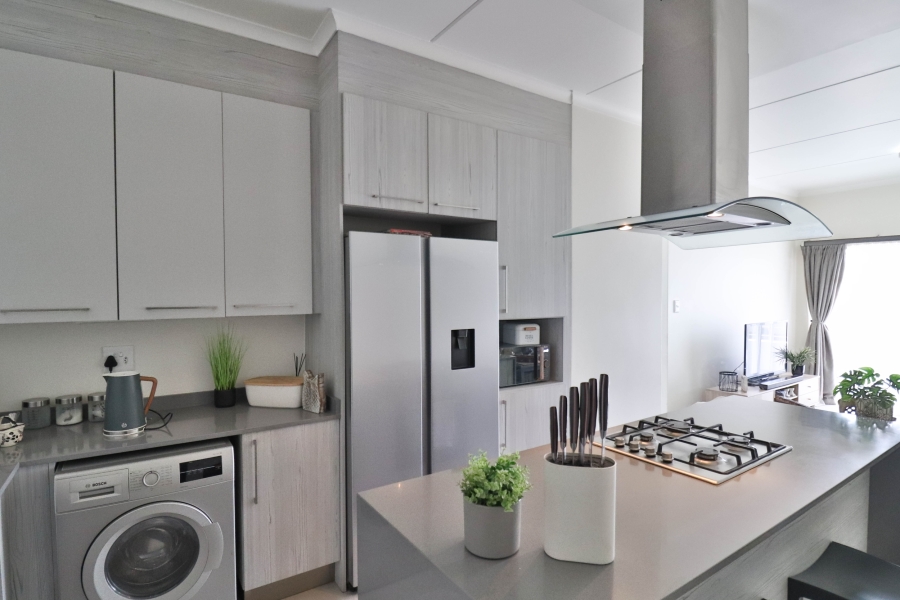 2 Bedroom Property for Sale in Erand Gardens Gauteng