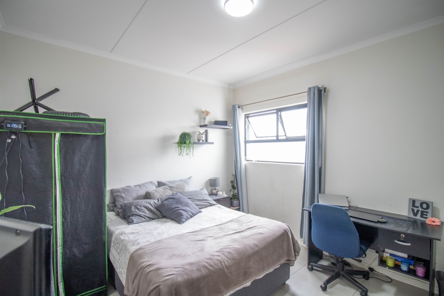 2 Bedroom Property for Sale in Erand Gardens Gauteng