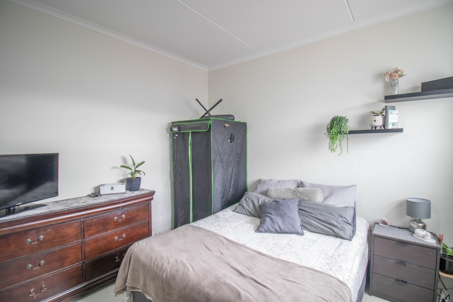 2 Bedroom Property for Sale in Erand Gardens Gauteng