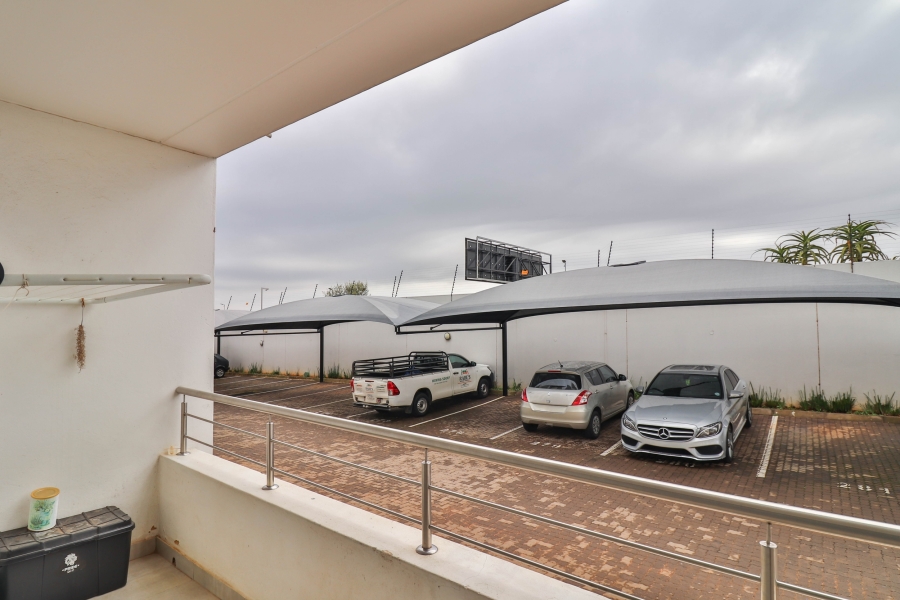 2 Bedroom Property for Sale in Erand Gardens Gauteng