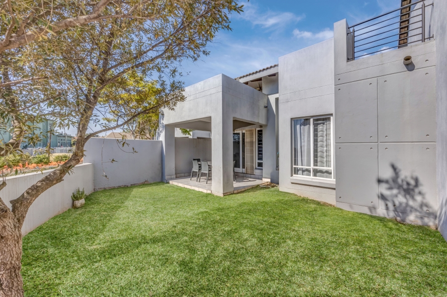 2 Bedroom Property for Sale in Broadacres Gauteng