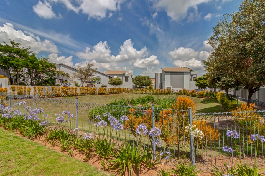 2 Bedroom Property for Sale in Broadacres Gauteng