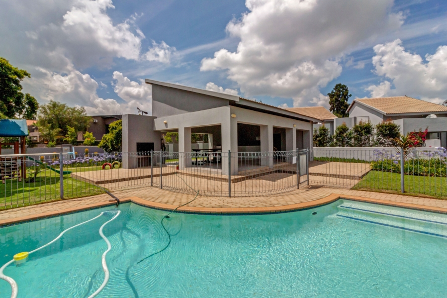 2 Bedroom Property for Sale in Broadacres Gauteng