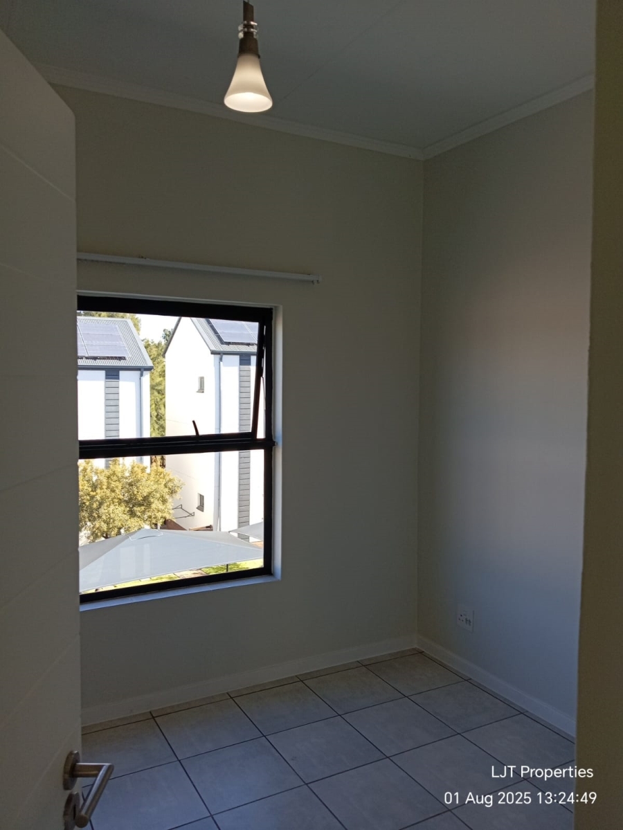 To Let 2 Bedroom Property for Rent in Witfield Gauteng