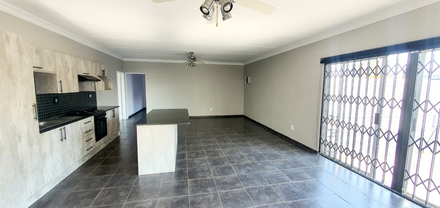 To Let 2 Bedroom Property for Rent in Golf Park Gauteng