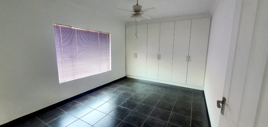 To Let 2 Bedroom Property for Rent in Golf Park Gauteng