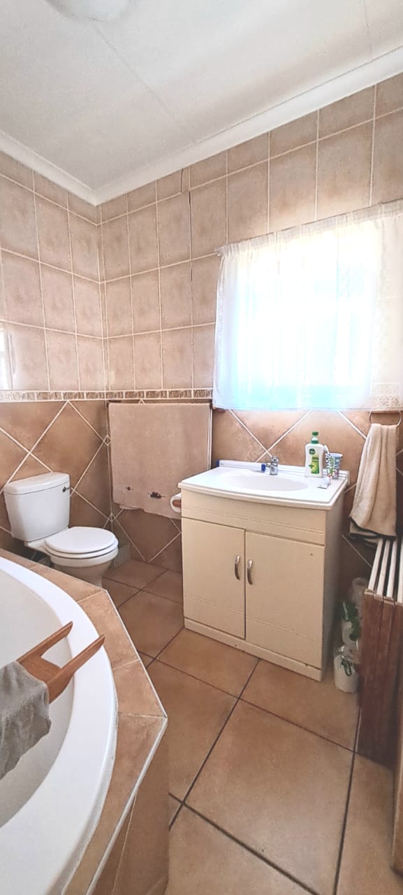 3 Bedroom Property for Sale in Vanderbijlpark SE 2 Gauteng