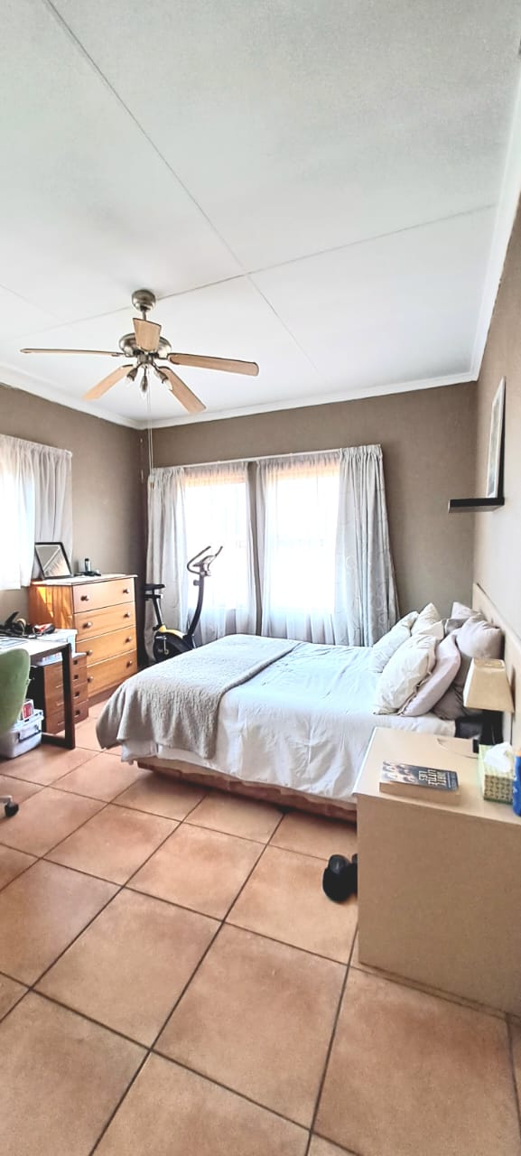3 Bedroom Property for Sale in Vanderbijlpark SE 2 Gauteng