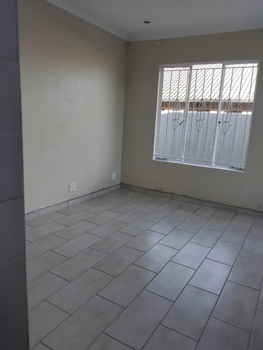 To Let 2 Bedroom Property for Rent in Naturena Gauteng