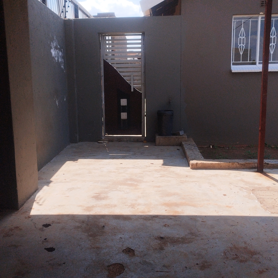 To Let 2 Bedroom Property for Rent in Naturena Gauteng