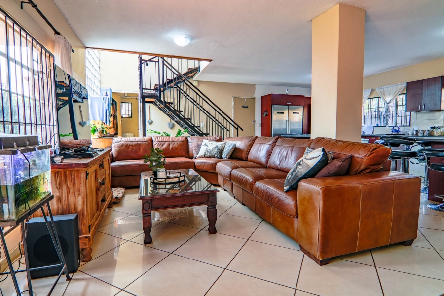 6 Bedroom Property for Sale in Doornkloof Gauteng