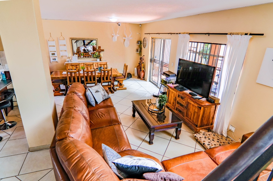 6 Bedroom Property for Sale in Doornkloof Gauteng