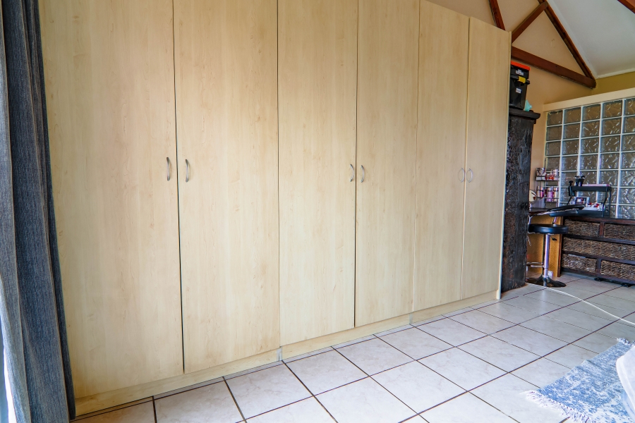 6 Bedroom Property for Sale in Doornkloof Gauteng