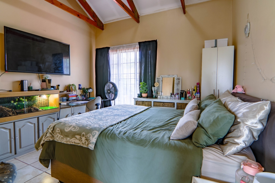 6 Bedroom Property for Sale in Doornkloof Gauteng