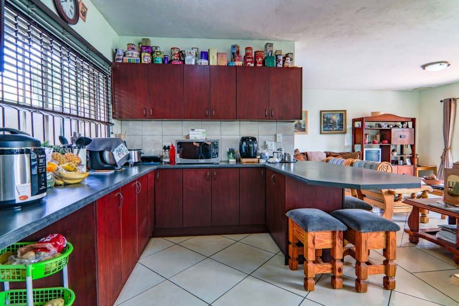 6 Bedroom Property for Sale in Doornkloof Gauteng