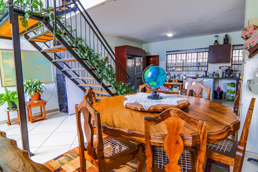 6 Bedroom Property for Sale in Doornkloof Gauteng