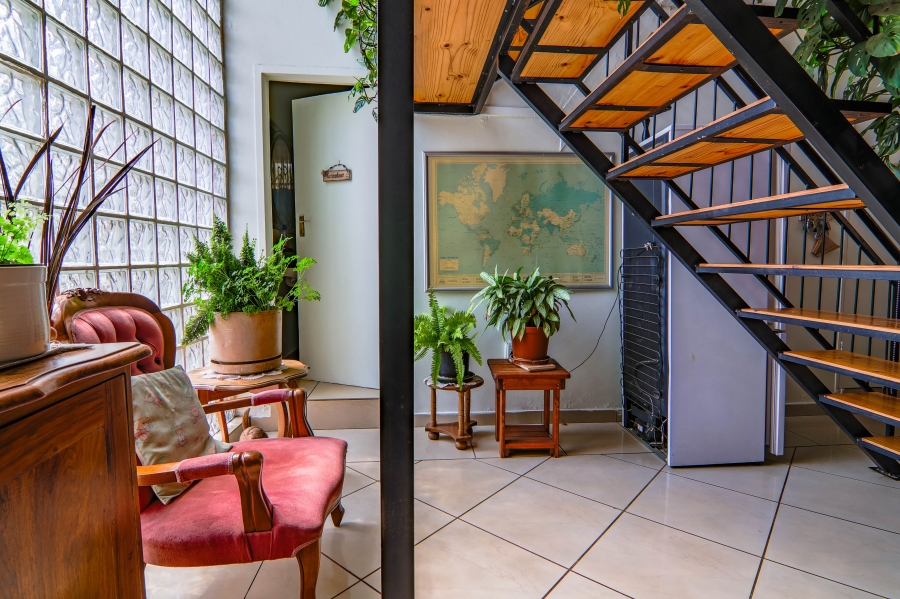 6 Bedroom Property for Sale in Doornkloof Gauteng