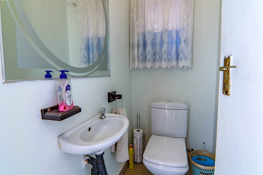 6 Bedroom Property for Sale in Doornkloof Gauteng