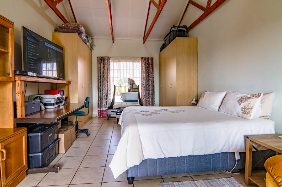 6 Bedroom Property for Sale in Doornkloof Gauteng