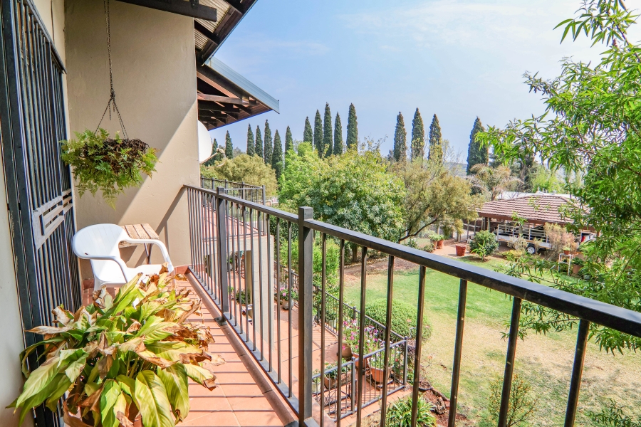 6 Bedroom Property for Sale in Doornkloof Gauteng