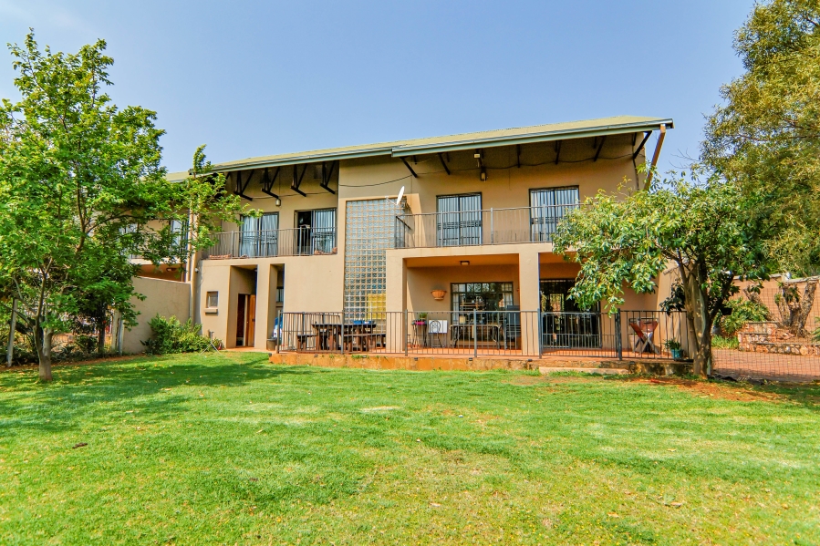 6 Bedroom Property for Sale in Doornkloof Gauteng