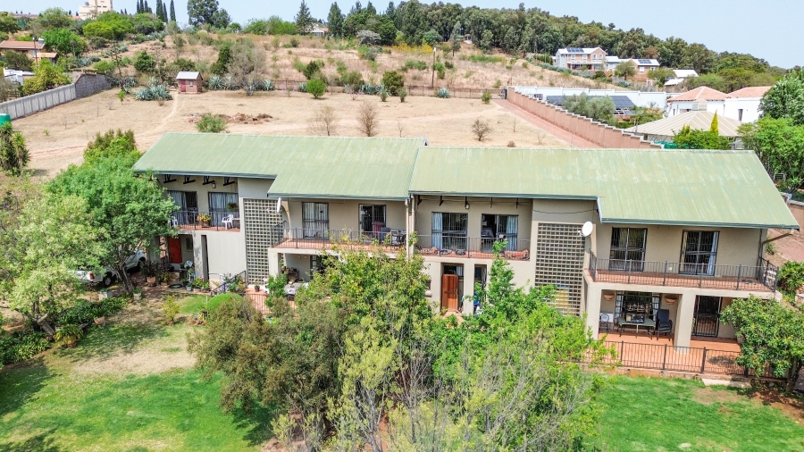 6 Bedroom Property for Sale in Doornkloof Gauteng