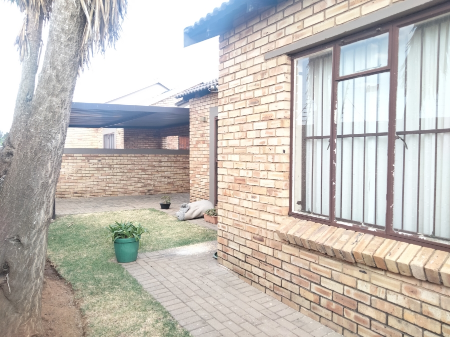 3 Bedroom Property for Sale in Greenhills Gauteng