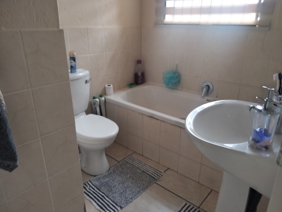 3 Bedroom Property for Sale in Greenhills Gauteng
