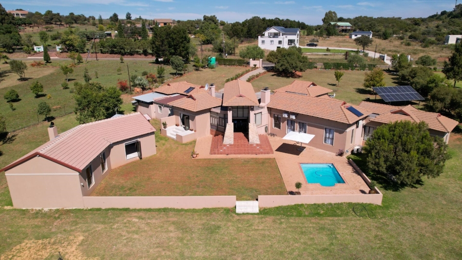 5 Bedroom Property for Sale in Blue Saddle Ranches Gauteng