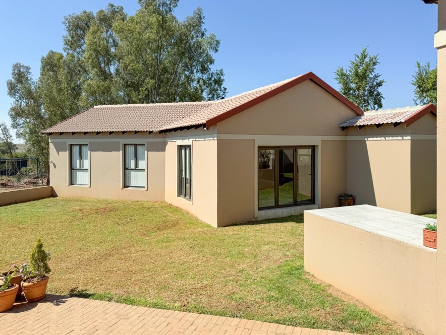 5 Bedroom Property for Sale in Blue Saddle Ranches Gauteng