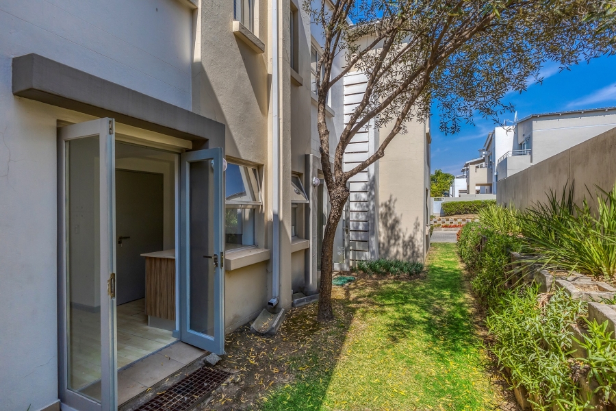 2 Bedroom Property for Sale in Beverley Gauteng