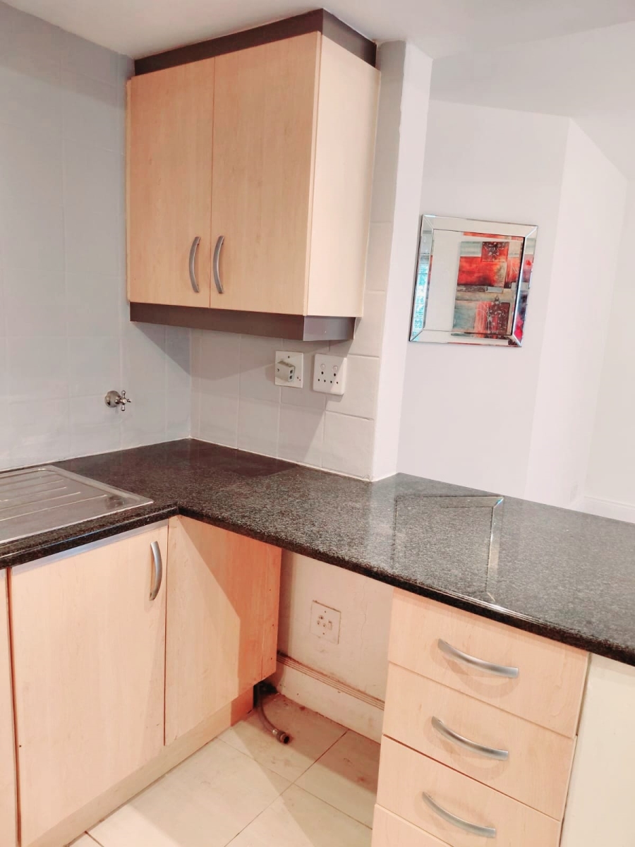 To Let 1 Bedroom Property for Rent in Sandown Gauteng