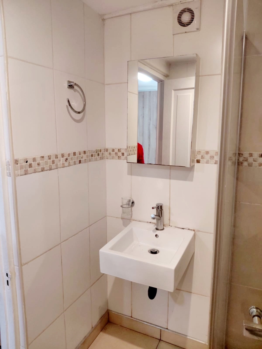 To Let 1 Bedroom Property for Rent in Sandown Gauteng