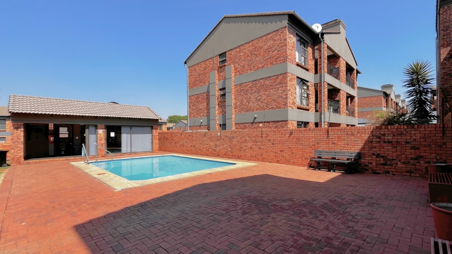 2 Bedroom Property for Sale in Ravenswood Gauteng