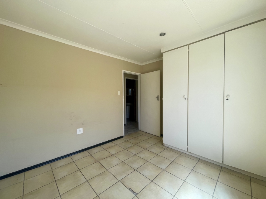 To Let 2 Bedroom Property for Rent in Horison Gauteng