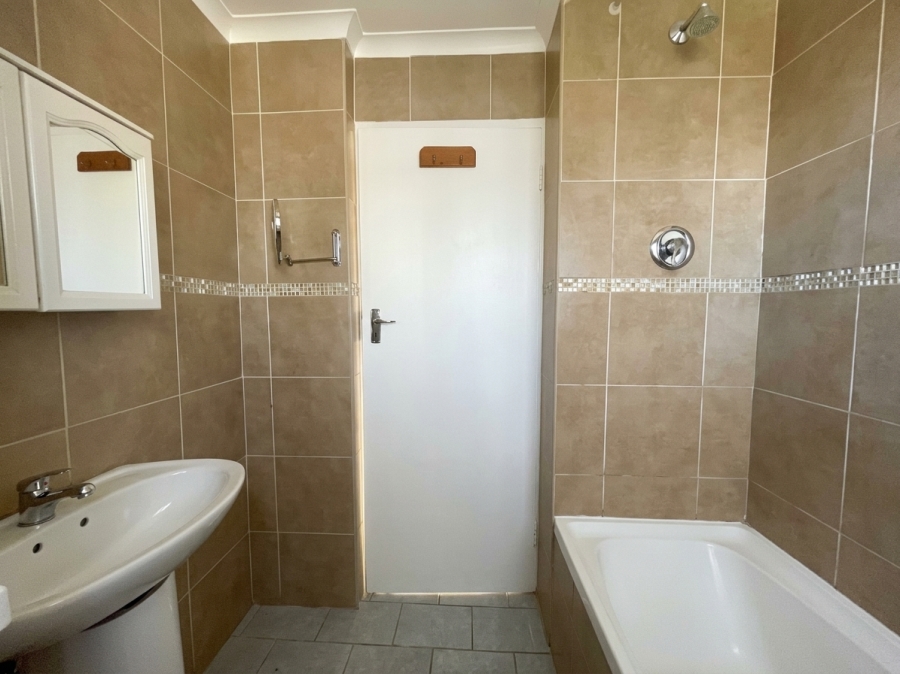 To Let 2 Bedroom Property for Rent in Horison Gauteng