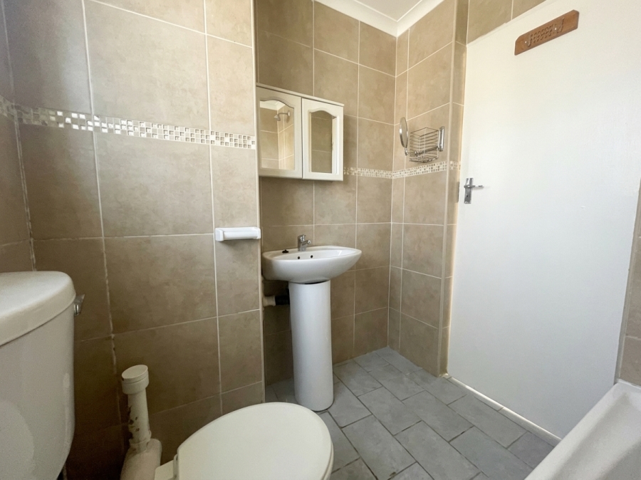 To Let 2 Bedroom Property for Rent in Horison Gauteng