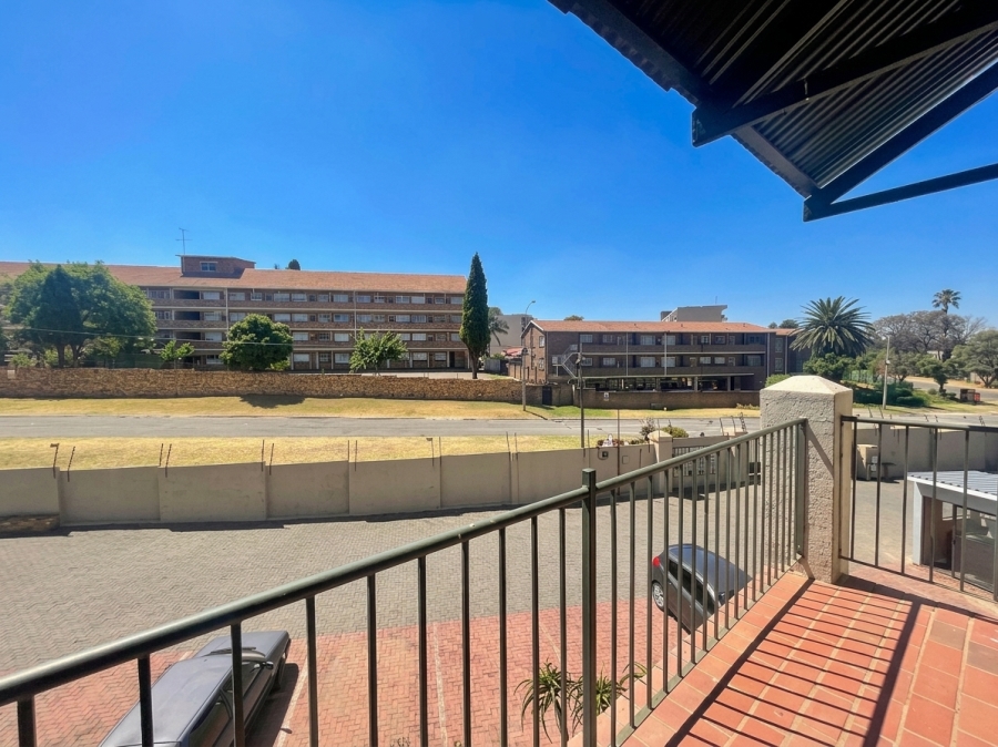 To Let 2 Bedroom Property for Rent in Horison Gauteng