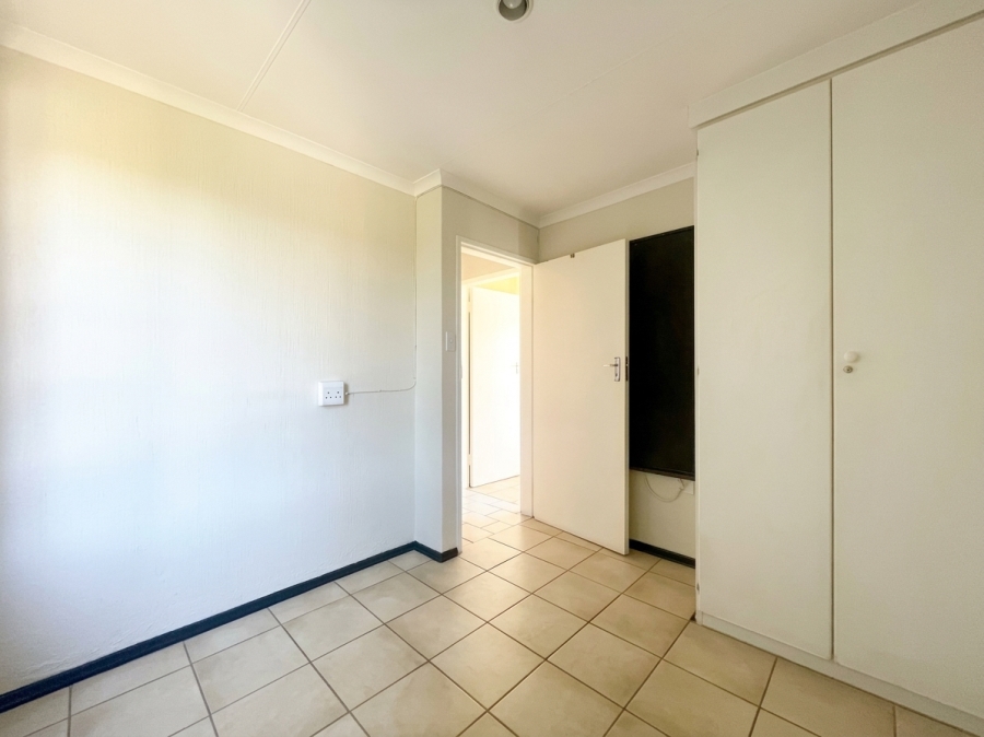 To Let 2 Bedroom Property for Rent in Horison Gauteng