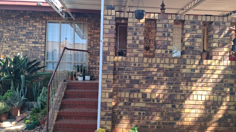 2 Bedroom Property for Sale in Amandasig Gauteng