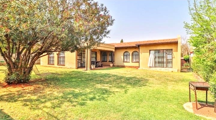 3 Bedroom Property for Sale in Dawn Park Gauteng